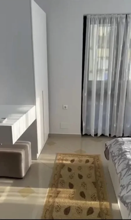 Tirane, jepet me qera apartament 1+1 Kati 2, 70 m² 600 € (shkolla e baletit)