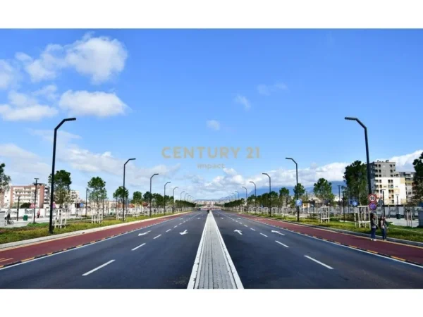 Tirane, jepet me qera ambjent biznesi Kati 0, 270 m² 2.500 € (bulevardi i ri)