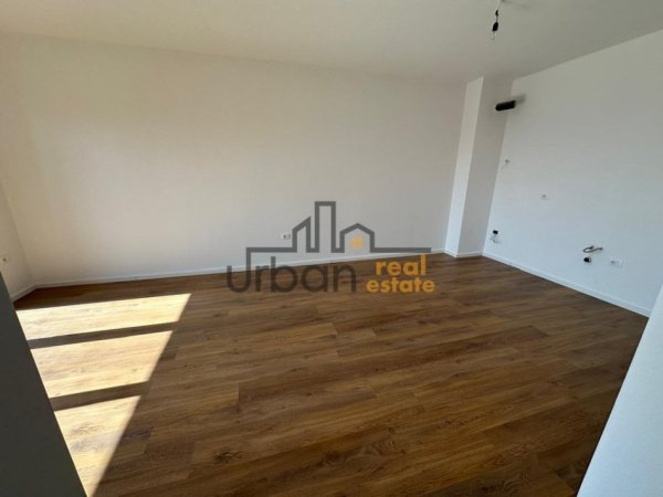 Tirane, jepet me qera zyre Kati 8, 70 m² 450 € (Don Bosko)