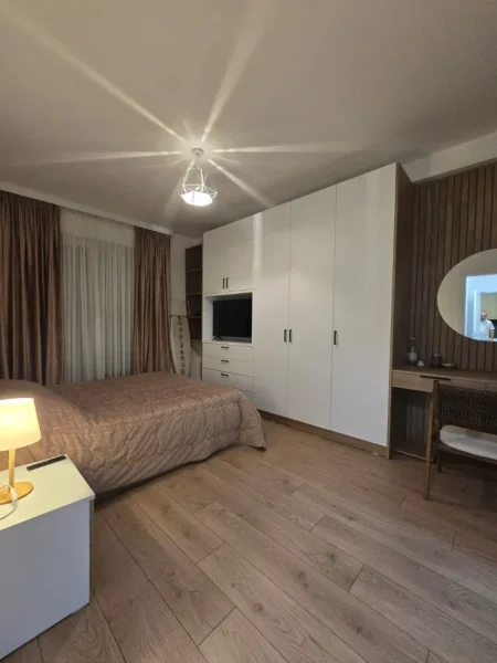 Tirane, jepet me qera apartament 2+1+Ballkon Kati 6, 103 m² 450 € (rruga 3 deshmoret)