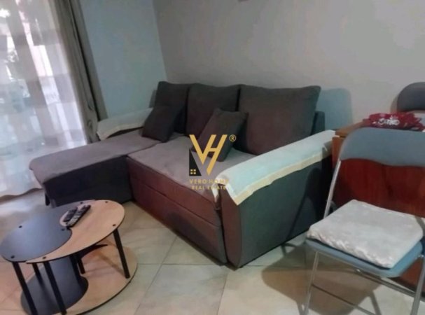 Tirane, jepet me qera apartament 1+1+Ballkon Kati 6, 60 m² 400 € (YZBERISHT)