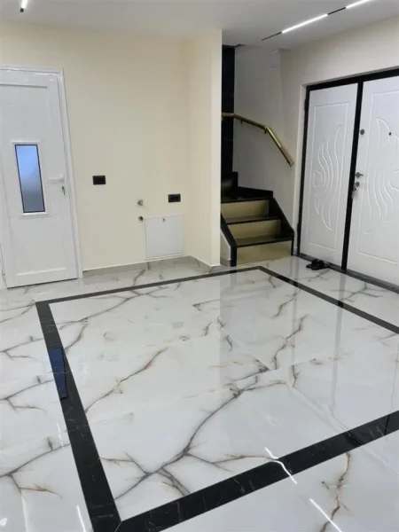 Tirane, jepet me qera zyre Kati 0, 80 m² 1.000 € (rruga elbasanit)