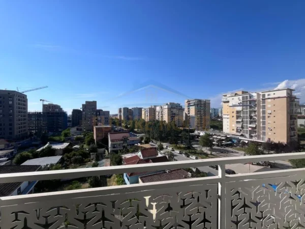Tirane, shitet apartament 3+1 Kati 5, 101 m² 225.634 € (Fusha e Aviacionit)