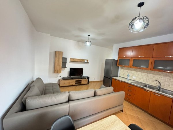 Tirane, jepet me qera apartament 2+1+Ballkon Kati 2, 84 m² 670 € (Rruga Peti)