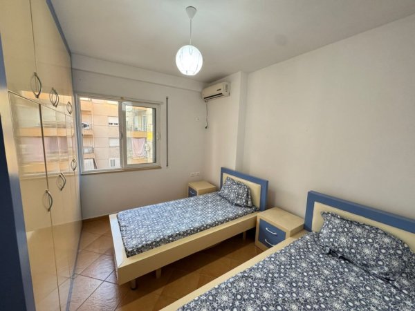 Tirane, jepet me qera apartament 2+1+Ballkon Kati 2, 84 m² 670 € (Rruga Peti)
