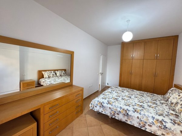 Tirane, jepet me qera apartament 2+1+Ballkon Kati 2, 84 m² 670 € (Rruga Peti)