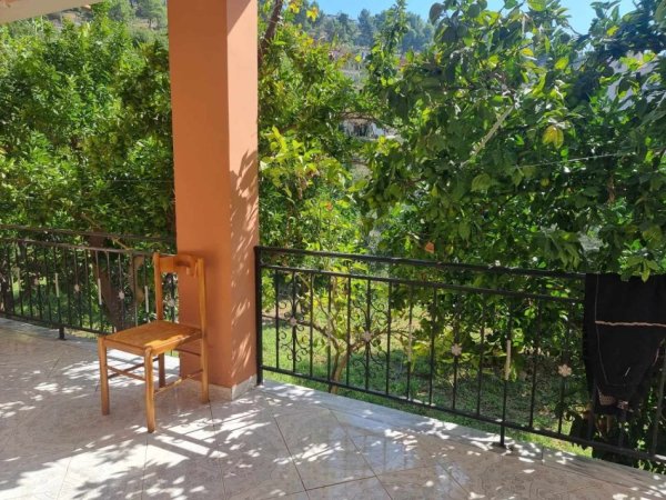 Berat, shes shtepi 1 Katshe , 750 m² 95.000 € (Qender)
