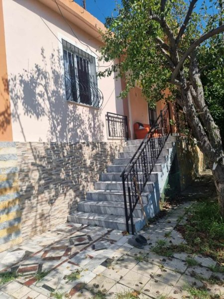 Berat, shes shtepi 1 Katshe , 750 m² 95.000 € (Qender)