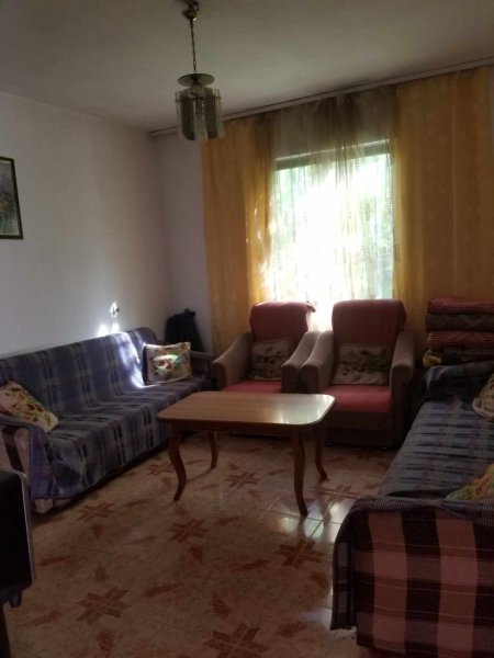 Shqiperi, shitet shtepi 2 Katshe , 210 m² 135.000 € (Prane Parkut te Ri Paskuqan.)