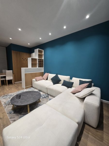 Tirane, jepet me qera apartament 1+1+Aneks+Ballkon Kati 5, 75 m² 720 € (Kompleski Delijorgji)