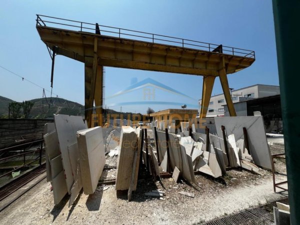 Tirane, shes truall , 2.095 m² 800.000 € (Vaqarr)