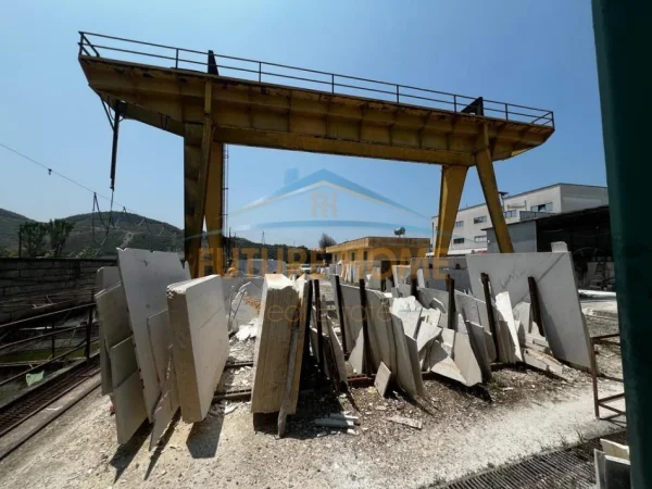 Tirane, shes truall , 2.095 m² 800.000 € (Vaqarr)