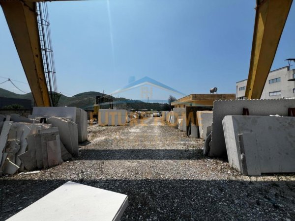 Tirane, shes truall , 2.095 m² 800.000 € (Vaqarr)