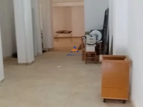 Tirane, jepet me qera magazine Kati 0, 140 m² 1.200 € (TEK RRUGA PETRO NINI LUARASI)