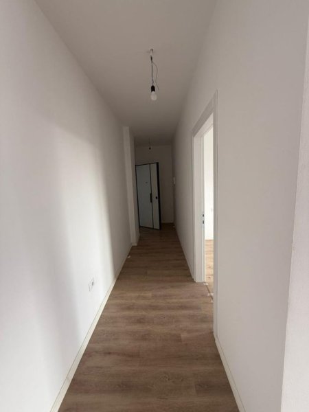 Tirane, jepet me qera zyre Kati 3, 60 m² 500 € (siri kodra)