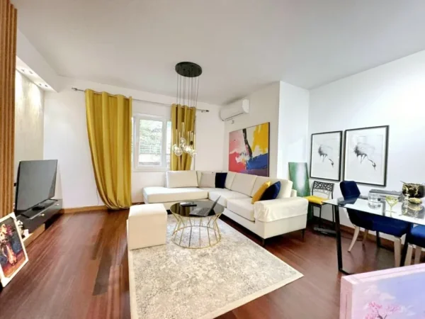 Tirane, shitet apartament 2+1 , 105 m² 219.000 € (Kopshti Botanik)