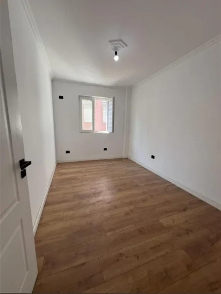 Tirane, shitet apartament 2+1+Ballkon Kati 3, 102 m² 167.001 € 