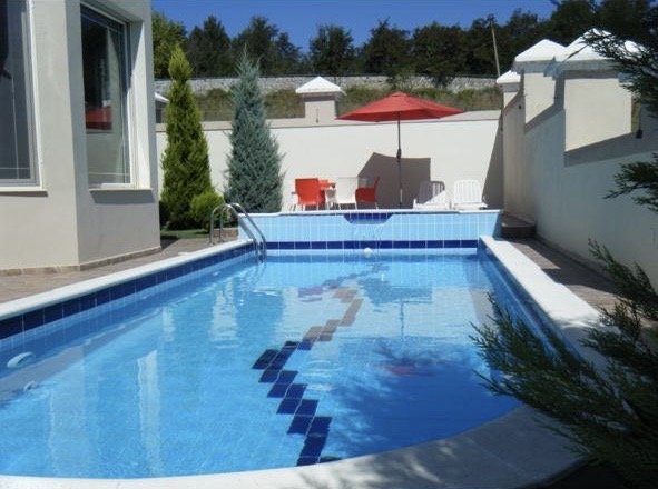 Tirane, jepet me qera Vile 3 Katshe Kati 3, 560 m² 2.500 € 