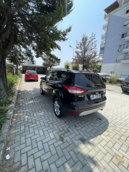Tirane, shitet SUV | Xhip Ford Nafte, e zeze automatik Klima 196.000 km 8.500 €