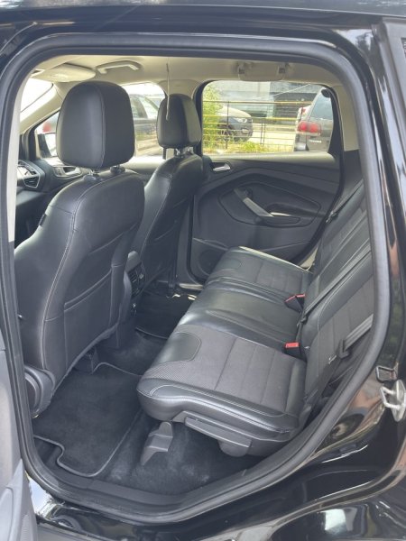 Tirane, shitet SUV | Xhip Ford Nafte, e zeze automatik Klima 196.000 km 8.500 €