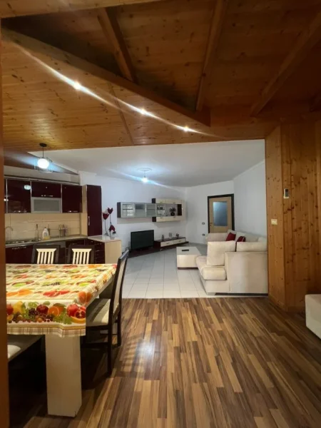 Tirane, jepet me qera apartament 2+1+Aneks+Ballkon Kati 3, 550 € (yzberisht)