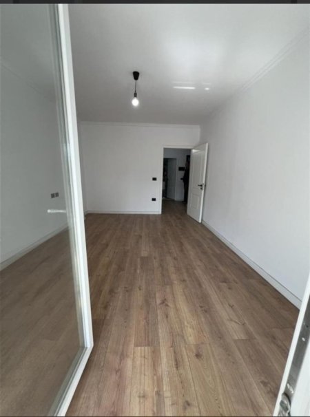 Tirane, shitet apartament 2+1+Ballkon Kati 3, 101 m² 167.000 € 
