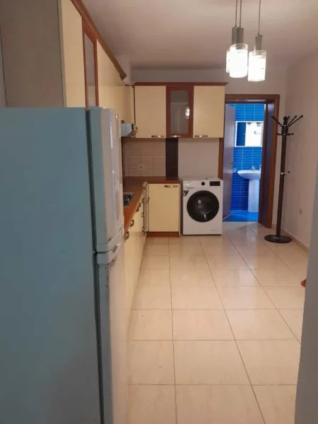 Tirane, jepet me qera apartament 2+1 Kati 2, 90 m² 600 € (myslym shyri)