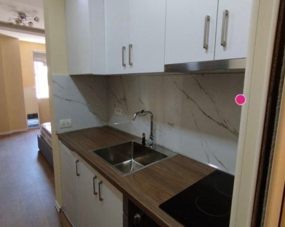 Tirane, jepet me qera garsonier 1+1 Kati 6, 35 m² 320 € (YZBERISHT)