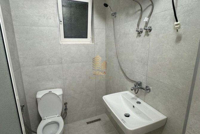 Tirane, jepet me qera apartament 1+1+Ballkon Kati 1, 70 m² 350 € (Rruga Pjetër Budi – pranë Big Market)