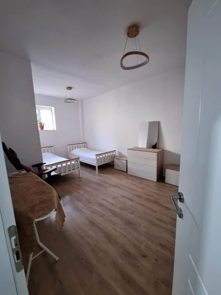 Tirane, jepet me qera apartament 1+1 Kati 1, 75 m² 500 € 