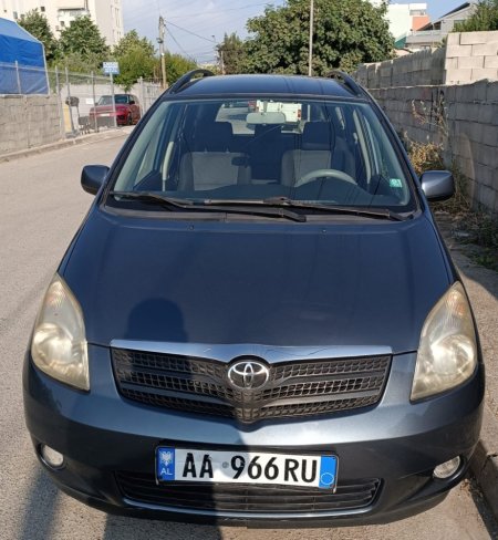 Tirane, shitet makine Toyota Corola Verso Nafte, blu e errët Kondicioner 297.000 km 2.300 €