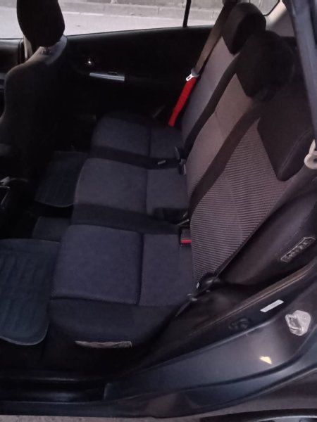 Tirane, shitet makine Toyota Corola Verso Nafte, blu e errët Kondicioner 297.000 km 2.300 €