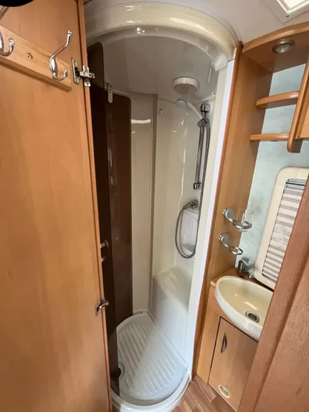 Shitet Caravan Swift Challenger model Zvicerian 4000 €