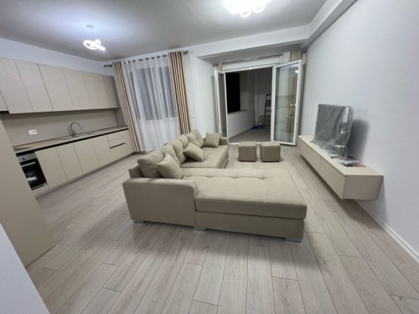Tirane, jepet me qera apartament 2+1 Kati 9, 100 m² 600 € (River Residence)