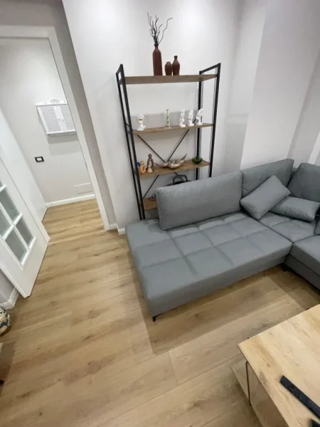 Tirane, jepet me qera apartament 2+1+Ballkon Kati 11, 120 m² 850 € (Perball Delijorgjit)