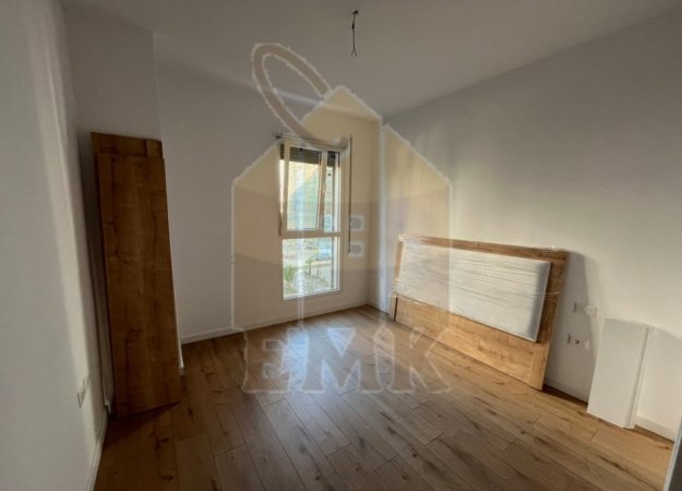 Tirane, jap me qera apartament 1+1+Ballkon Kati 2, 67 m² 650 € (Rruga Don Bosko, Tirana Trio Tower)