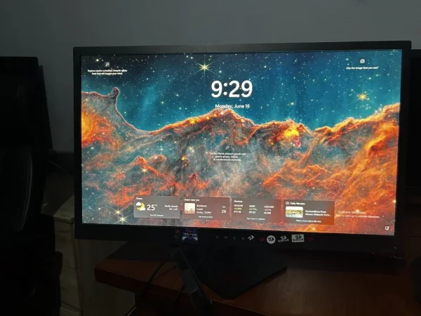 Tirane, shes Monitor Omen