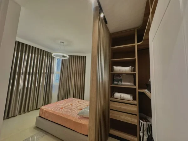 Tirane, jepet me qera apartament 1+1 Kati 1, 60 m² 500 € (Rruga Ferit Xhajko)