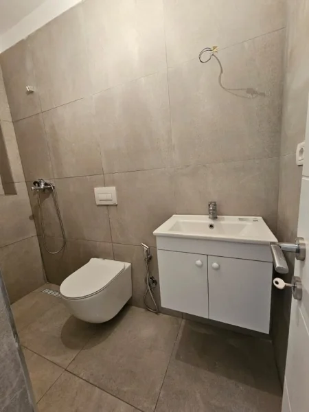 Tirane, jepet me qera garsonier 1+1 Kati 4, 31 m² 93.000 € (Te Posta ne Qender)