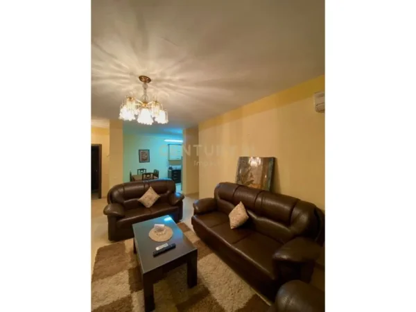 Tirane, shes apartament 2+1 Kati 4, 114 m² 105.000 € (kamez)