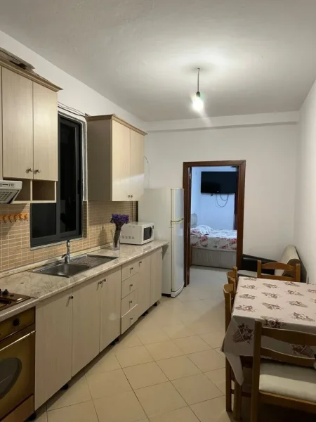 Tirane, jepet me qera Vile 1+1+Ballkon Kati 2, 63 m² 35.000 ALL (Rruga Don Bosko)
