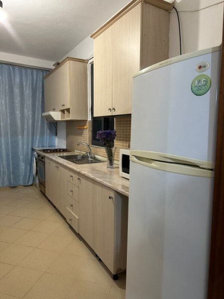 Tirane, jepet me qera Vile 1+1+Ballkon Kati 2, 63 m² 35.000 ALL (Rruga Don Bosko)
