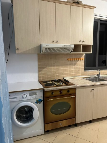 Tirane, jepet me qera Vile 1+1+Ballkon Kati 2, 63 m² 35.000 ALL (Rruga Don Bosko)