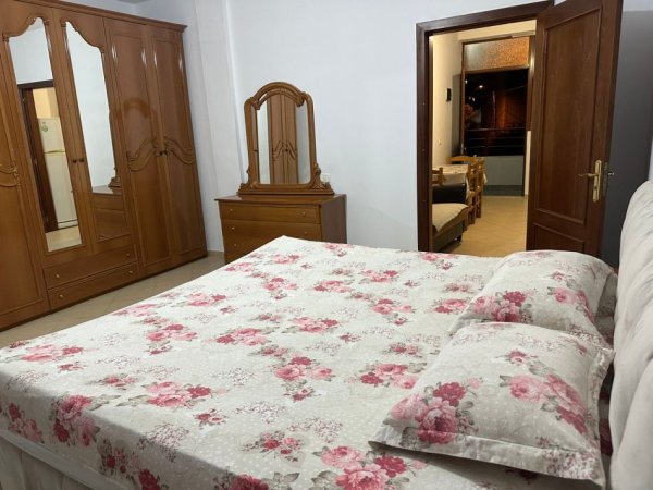 Tirane, jepet me qera Vile 1+1+Ballkon Kati 2, 63 m² 35.000 ALL (Rruga Don Bosko)