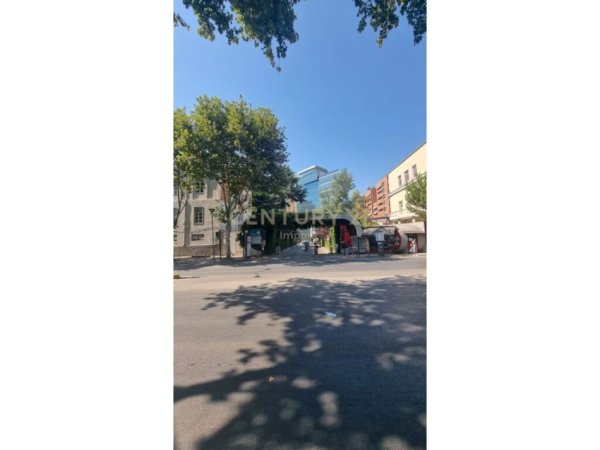 Tirane, shes ambjent biznesi Kati 0, 75 m² 230.000 € (harry t fultz)