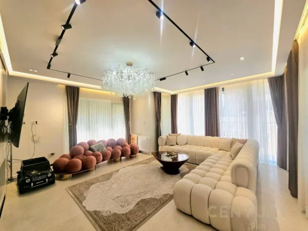 Tirane, shes Vile , 404 m² 700.000 € (Qendra Tregtare TEG)
