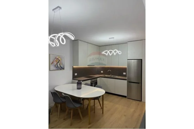 Tirane, jepet me qera apartament 2+1 Kati 5, 80 m² 550 € (Rruga e Kavajes)