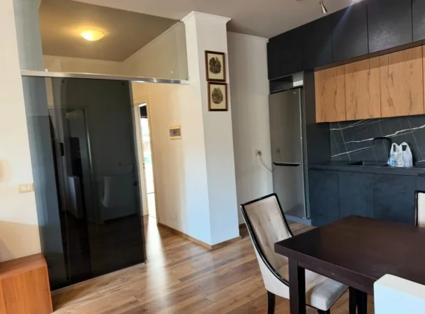 Tirane, shitet apartament 2+1+Ballkon Kati 3, 145 m² 445.000 € (Rruga Perlat Rexhepi)
