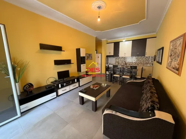Vlore, jepet me qera apartament 1+1+Ballkon Kati 3, 70 m² 450 € (Rruga murat Tërbaçi)