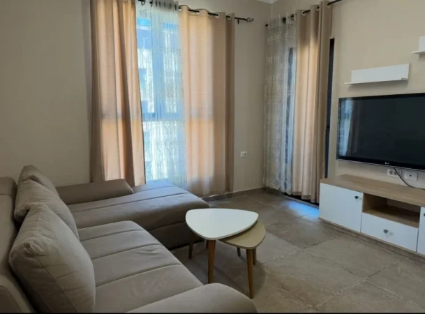 Tirane, shitet apartament 1+1+Ballkon Kati 5, 60 m² 89.000 € (Rruga Skender Halili)